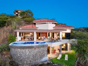 Pacifico 104 Casa Skyfall
